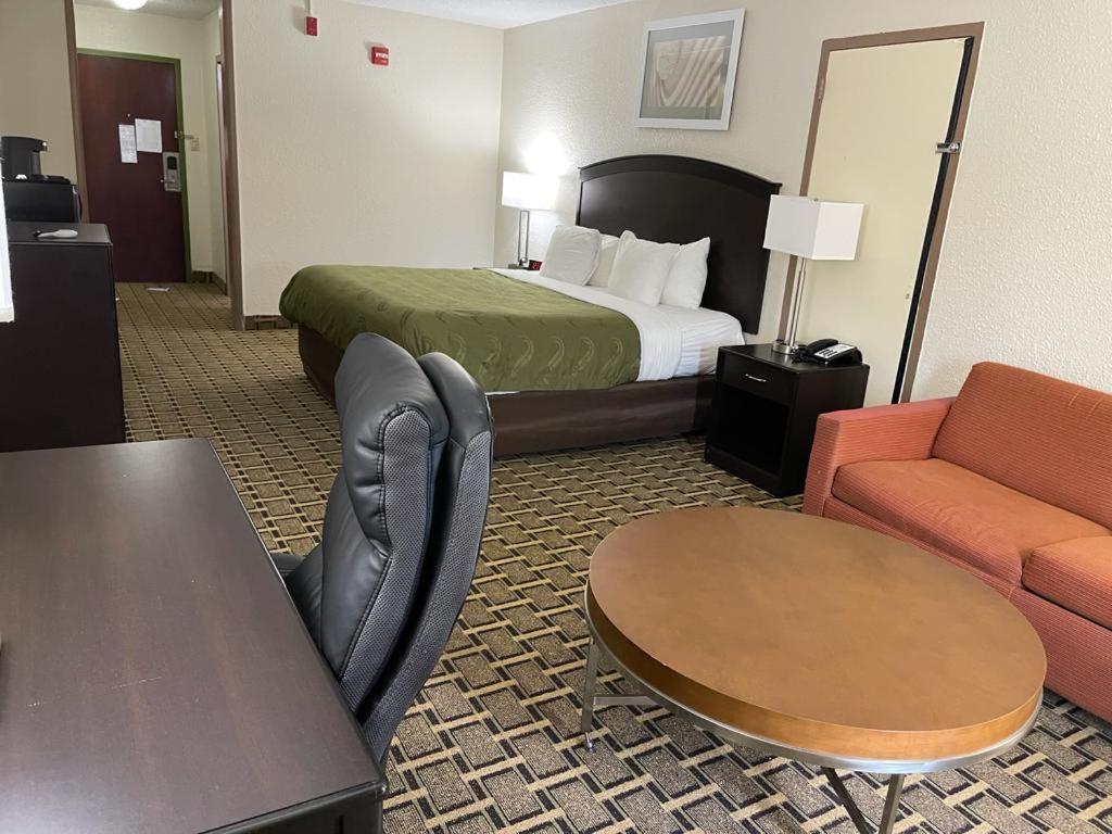 Quality Inn Вансен Екстериор снимка