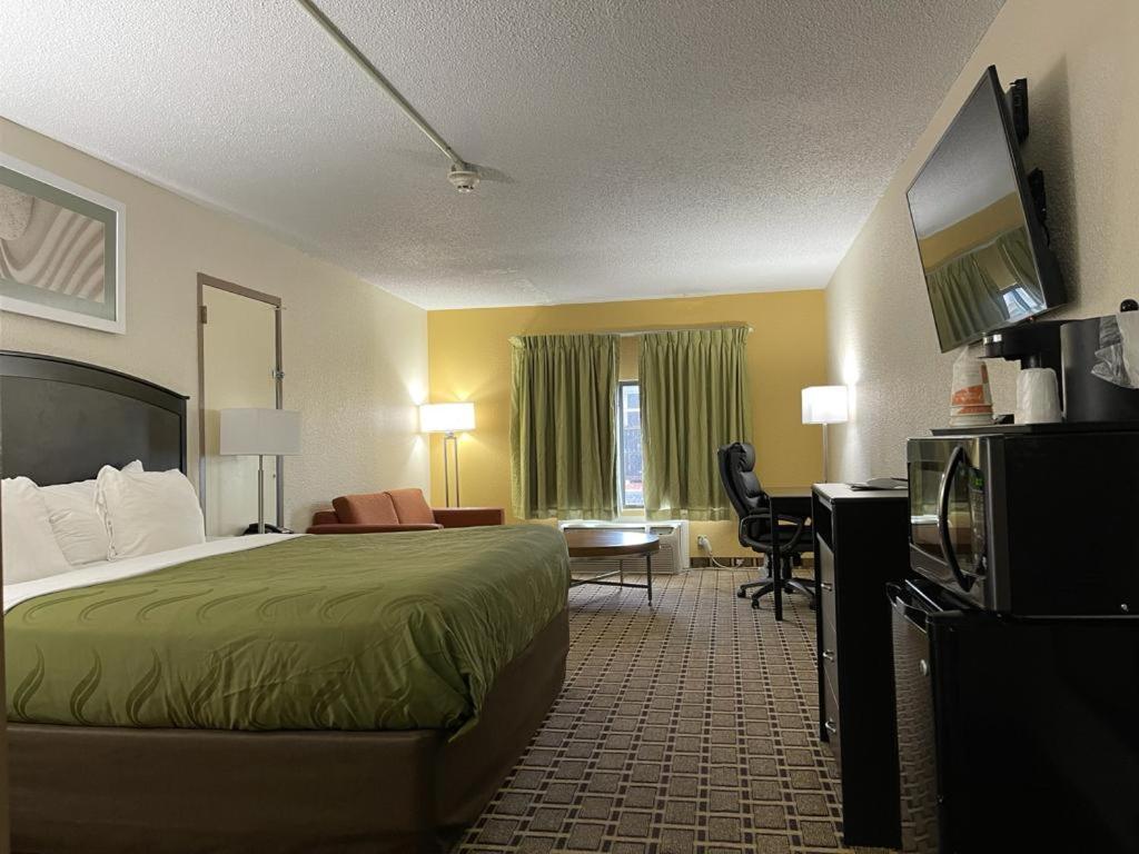 Quality Inn Вансен Екстериор снимка
